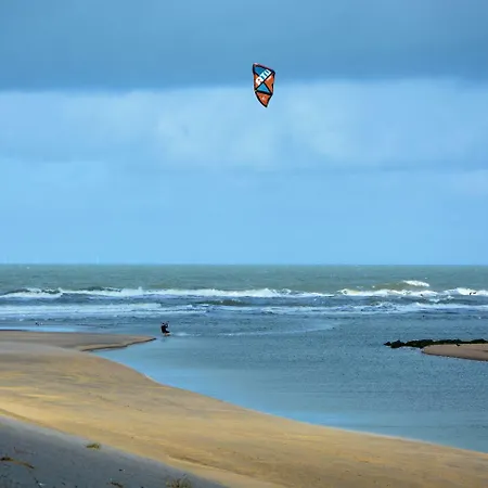 Modern Holiday Home In Katwijk Aan Zee Near Beach 펜션 *